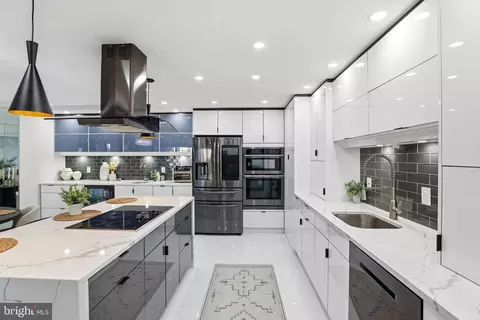 6101 Edsall Rd #1004, Alexandria, VA 22304