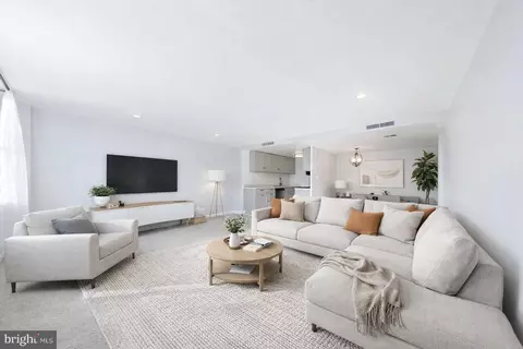 4600 Duke St #413, Alexandria, VA 22304