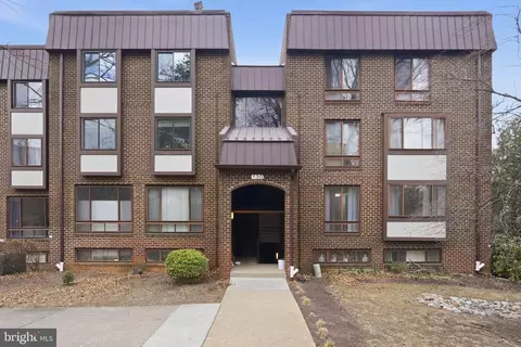 130 Roberts Ln #201, Alexandria, VA 22314