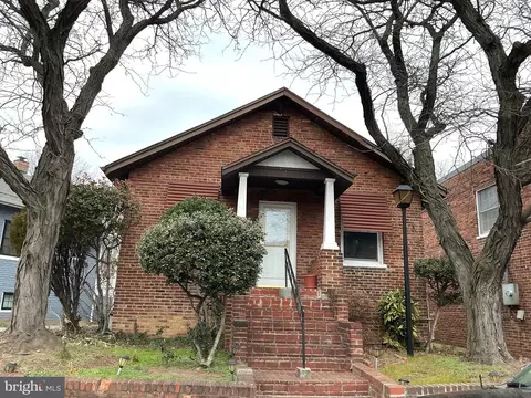 520 E Mount Ida Ave, Alexandria, VA 22301