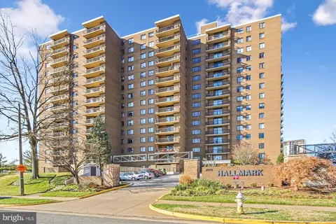 200 N Pickett St N #1513, Alexandria, VA 22304