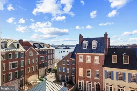 28 Wolfe St #34, Alexandria, VA 22314