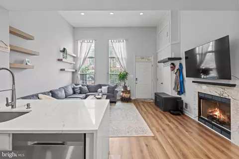 4920 Barbour Dr #A, Alexandria, VA 22304