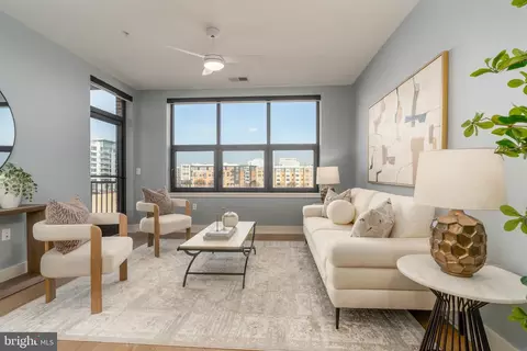 737 Swann Ave #406, Alexandria, VA 22301