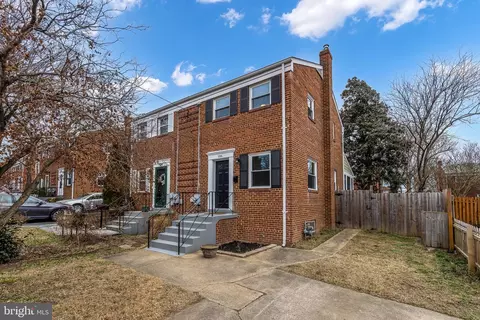 106 S Hudson St, Alexandria, VA 22304
