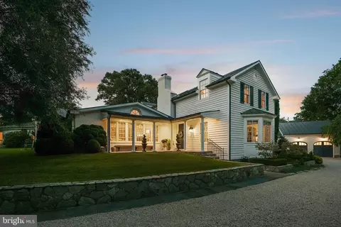 320 12 Mansion Dr, Alexandria, VA 22302