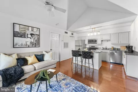 3302 Wyndham Cir #B, Alexandria, VA 22302