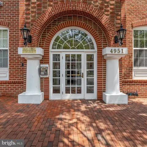 4951 Brenman Park Dr #115, Alexandria, VA 22304