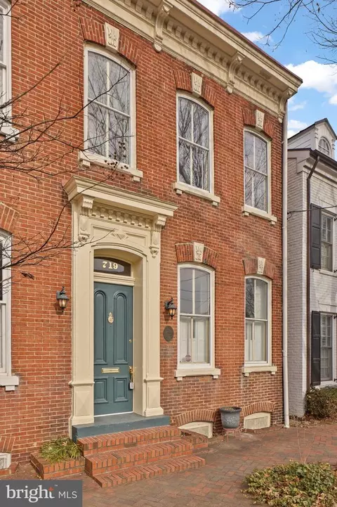 719 Gibbon St, Alexandria, VA 22314