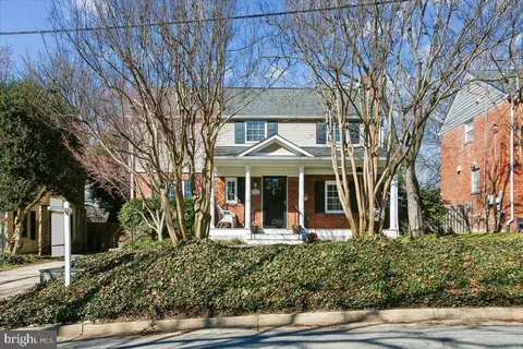 2406 Cameron Mills Rd, Alexandria, VA 22302