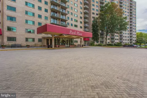2500 N Van Dorn St #521, Alexandria, VA 22302
