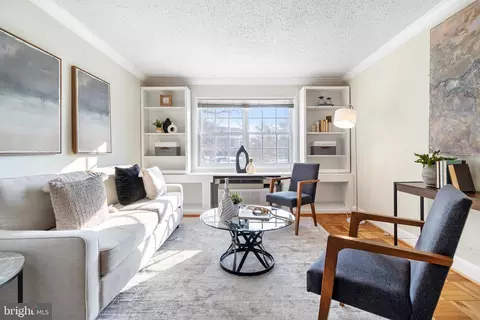 1602 W Abingdon Dr #201, Alexandria, VA 22314