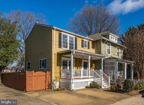 322 Hume Ave, Alexandria, VA 22301
