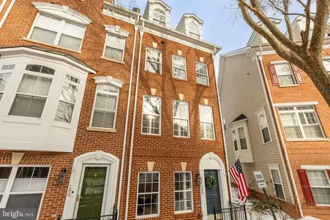 168 Martin Ln, Alexandria, VA 22304