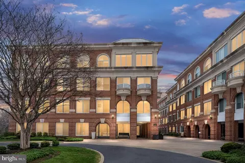 625 Slaters Ln #404, Alexandria, VA 22314