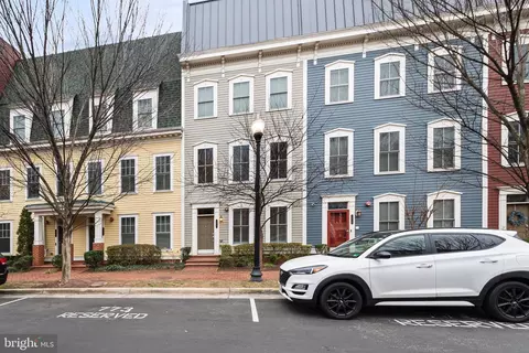 1417 Van Valkenburgh Ln, Alexandria, VA 22301