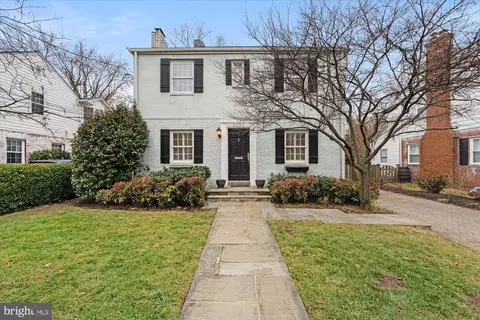 2700 Cameron Mills Rd, Alexandria, VA 22302
