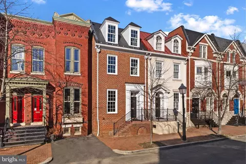 116 N Columbus St, Alexandria, VA 22314