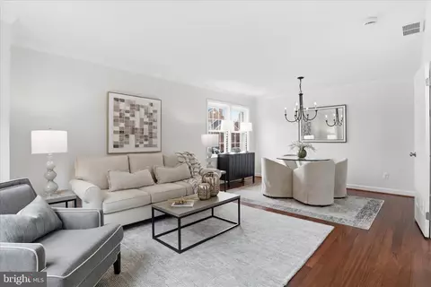 1306 Chetworth Ct, Alexandria, VA 22314