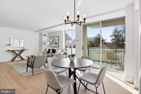 501 Slaters Ln #102, Alexandria, VA 22314