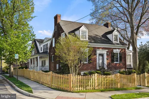 600 Upland Pl, Alexandria, VA 22301
