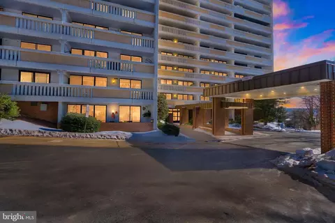 6101 Edsall Rd #1704, Alexandria, VA 22304