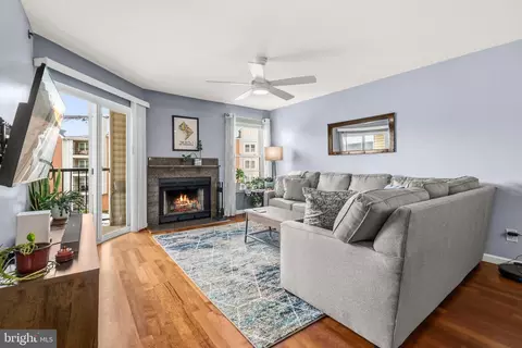 3307 Wyndham Cir #3158, Alexandria, VA 22302