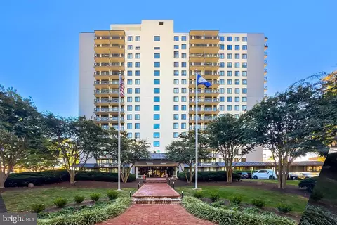 801 N Pitt St #521, Alexandria, VA 22314