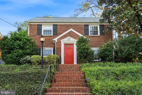 2404 King St, Alexandria, VA 22301