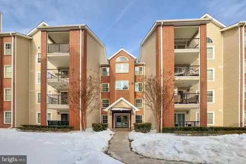 3307 Wyndham Cir #1164, Alexandria, VA 22302
