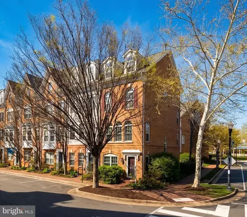 5051 Kilburn St, Alexandria, VA 22304