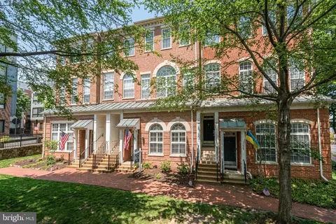 527 Cameron Station Blvd, Alexandria, VA 22304