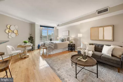 3101 N Hampton Dr #1319, Alexandria, VA 22302