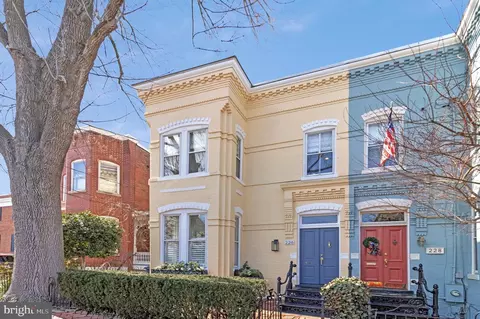 226 N Saint Asaph St, Alexandria, VA 22314