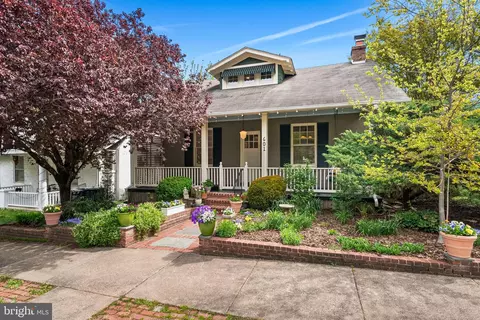 601 N View Ter, Alexandria, VA 22301