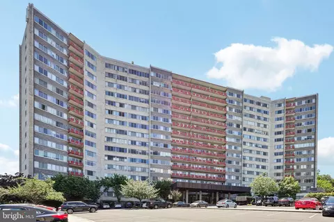 5340 Holmes Run Pkwy #911, Alexandria, VA 22304