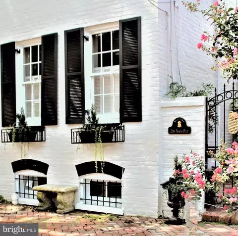 216 N Pitt St, Alexandria, VA 22314