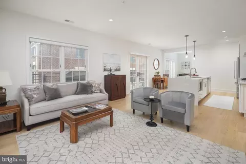 521 N Washington St #102, Alexandria, VA 22314