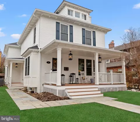 11 Cedar St, Alexandria, VA 22301