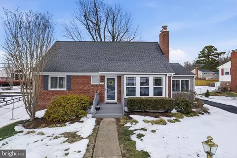 610 N Owen St, Alexandria, VA 22304