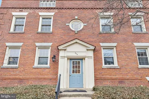 529 Bashford Ln #1, Alexandria, VA 22314
