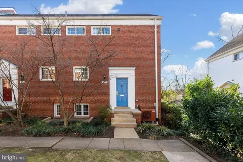 3254 Gunston Rd, Alexandria, VA 22302