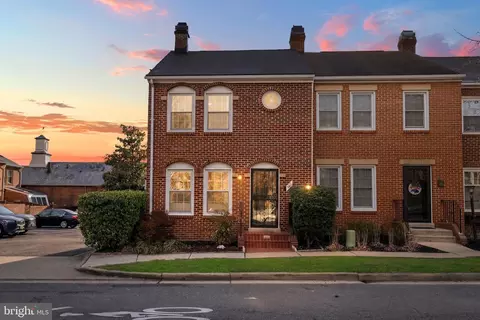502 S Columbus St S, Alexandria, VA 22314