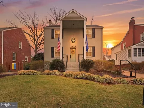 1608 Crestwood Dr, Alexandria, VA 22302