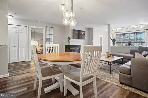 244 S Reynolds St #109, Alexandria, VA 22304
