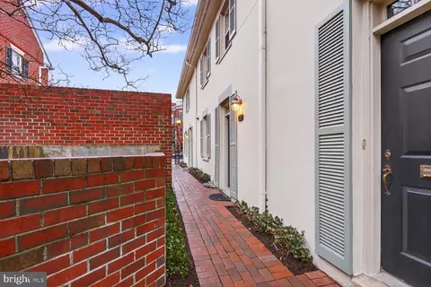 1018 N Royal St, Alexandria, VA 22314