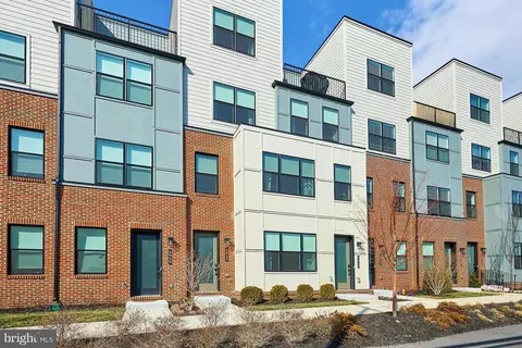 4937 Eisenhower Ave, Alexandria, VA 22304