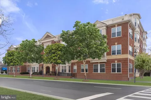 828 Slaters Ln #302, Alexandria, VA 22314