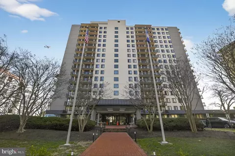 801 N Pitt St #411, Alexandria, VA 22314