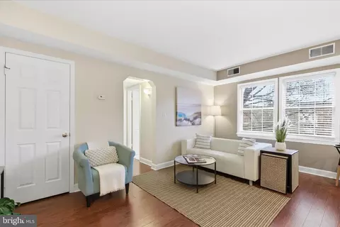 600 Bashford Ln #2332, Alexandria, VA 22314